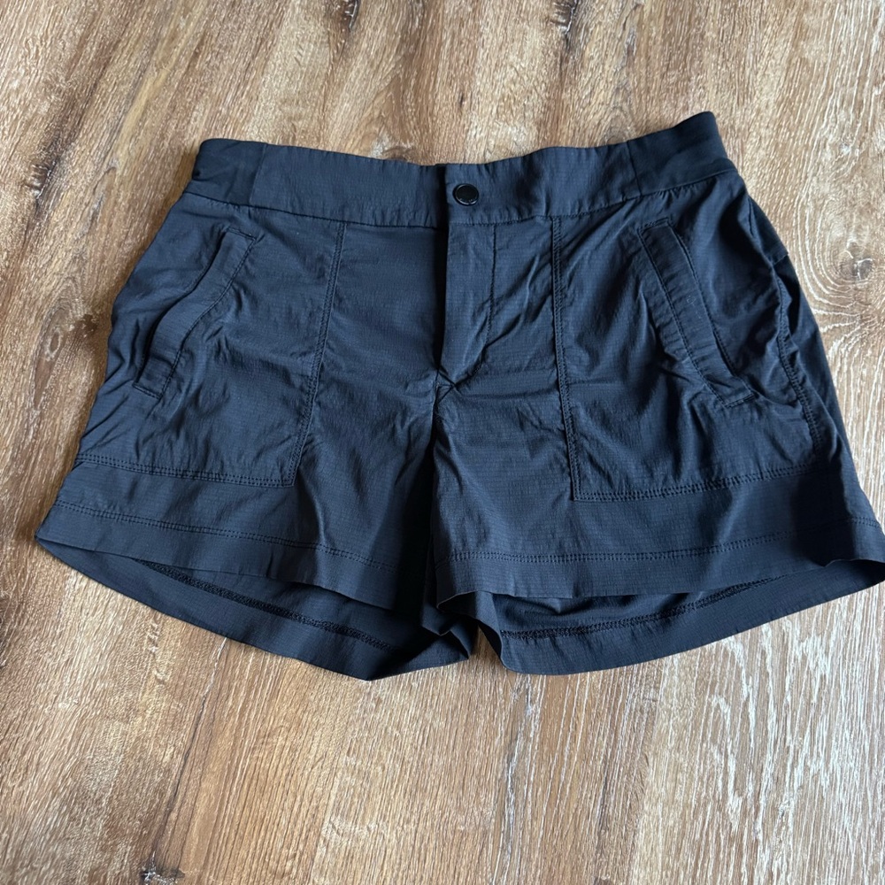 Athleta Trekkie Short 4”